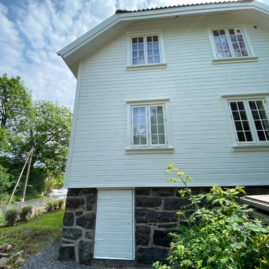 Fin Leilighet, Sentralt Og Sjonaert,Med Parkering Arendal Zewnętrze zdjęcie